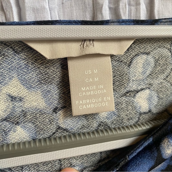 H&M Polka Dot Blouse - Picture 4 of 5